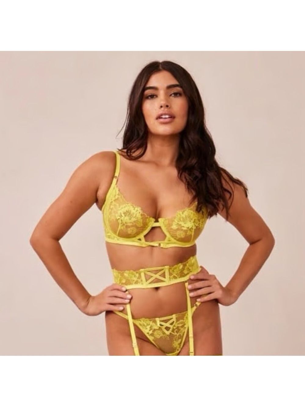 Lounge the Label Ariella 2 piece yellow lace bra 32E and garter set intimates